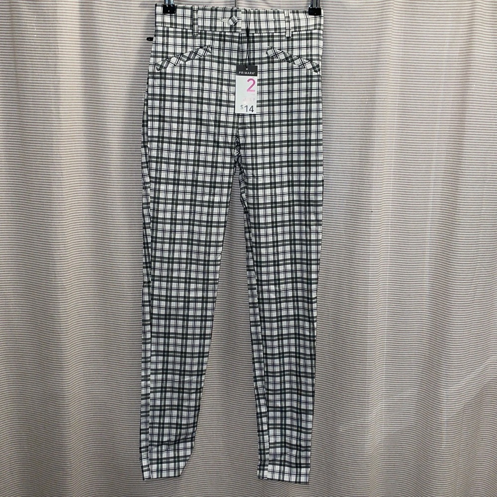 🎉 3 items for $20! Primark White Black Plaid Pants
